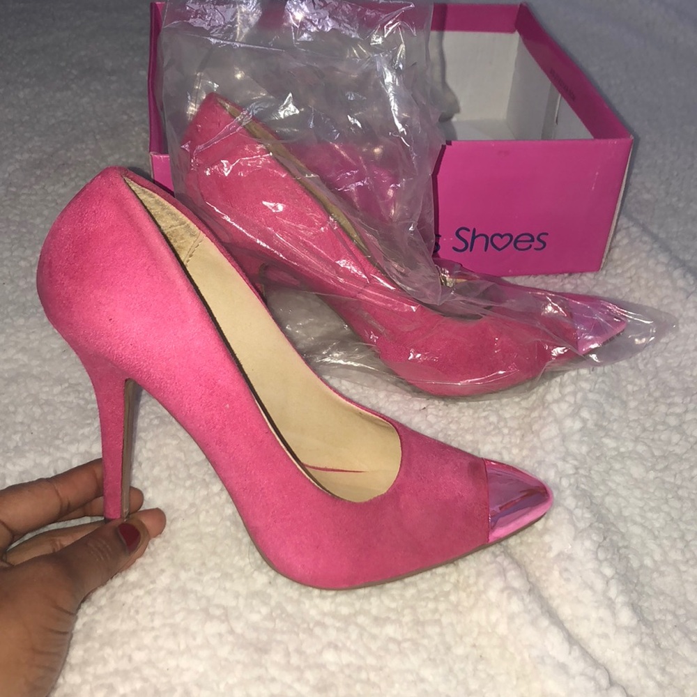 Size 8 Brand New heel
